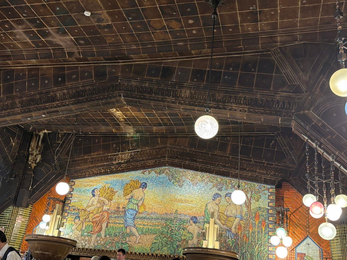 雰囲気も良ければ飯もうまい 問題は高いこと