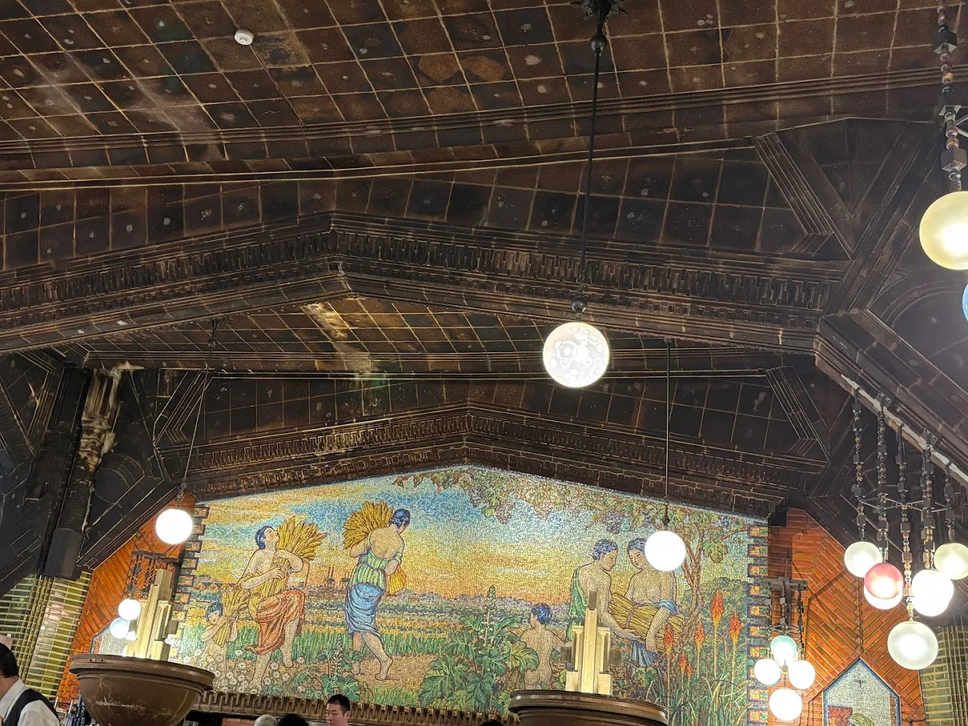 雰囲気も良ければ飯もうまい 問題は高いこと